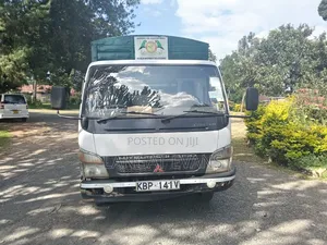 Mitsubishi Canter 2012 White