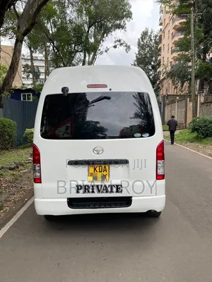 Toyota HiAce 2014 White
