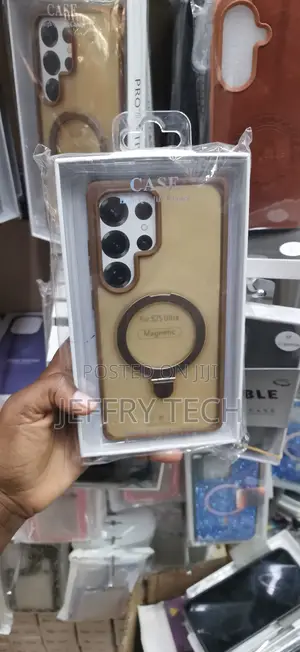 Samsung Galaxy S25 Ultra Featuring a Pull-Out Metal Loop Ring Case
