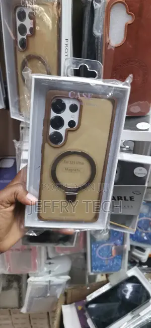 Samsung Galaxy S25 Ultra Featuring a Pull-Out Metal Loop Ring Case
