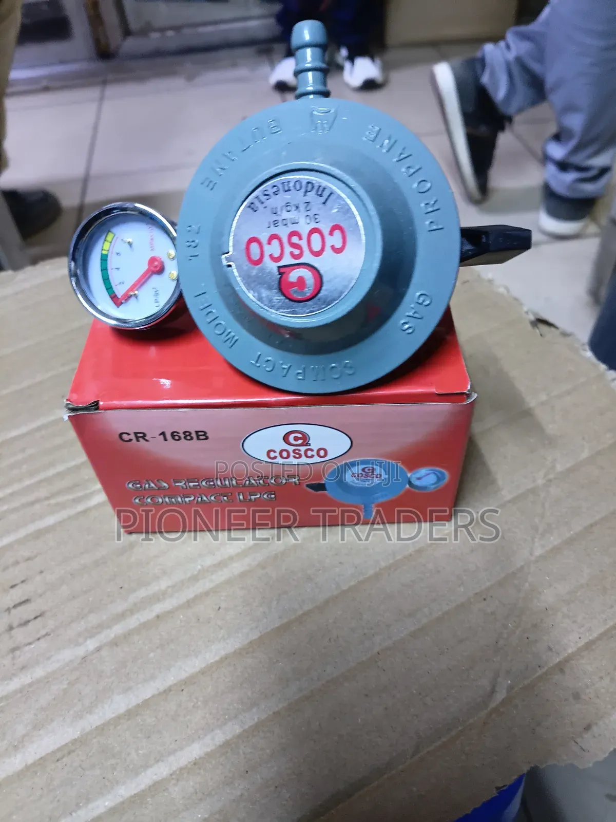 Gas Regulator With Gauge