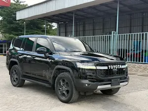Toyota Land Cruiser 2023 Black