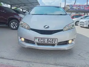 Toyota Wish 2012 Silver