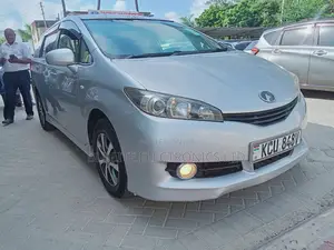 Toyota Wish 2012 Silver