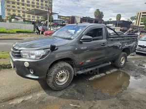 Toyota Hilux 2016 Gray