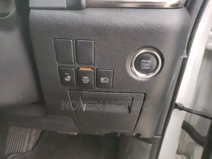 Toyota Alphard 2018 Off white