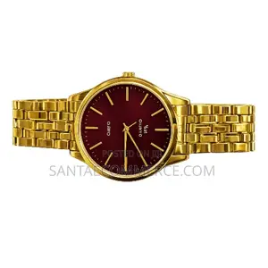 Luxury Metallic Analog Wristwatch