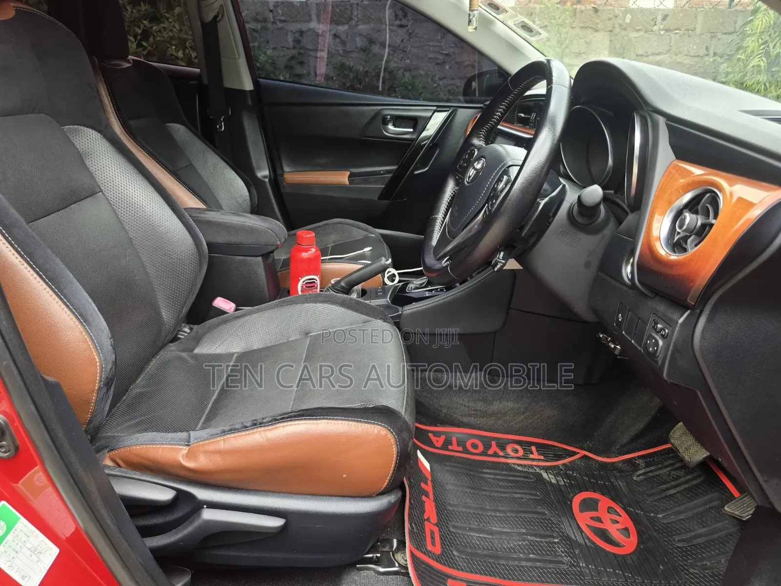 Toyota Auris 2015 Red