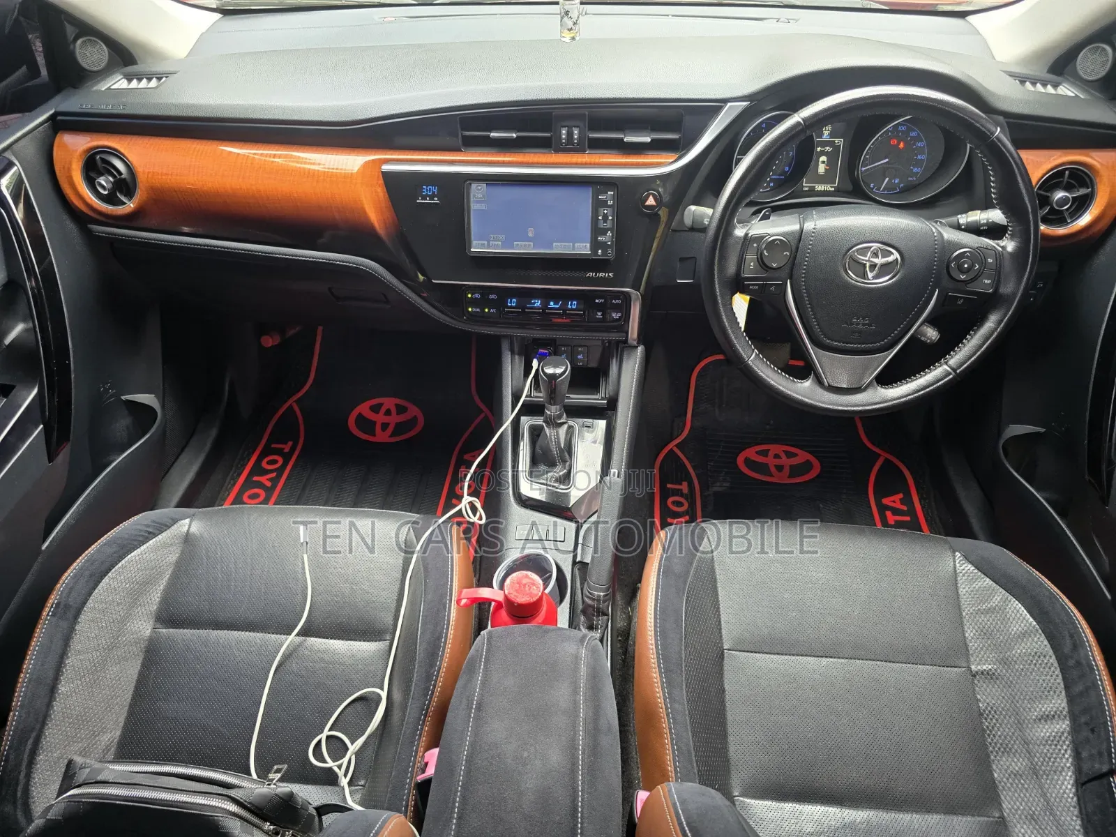Toyota Auris 2015 Red