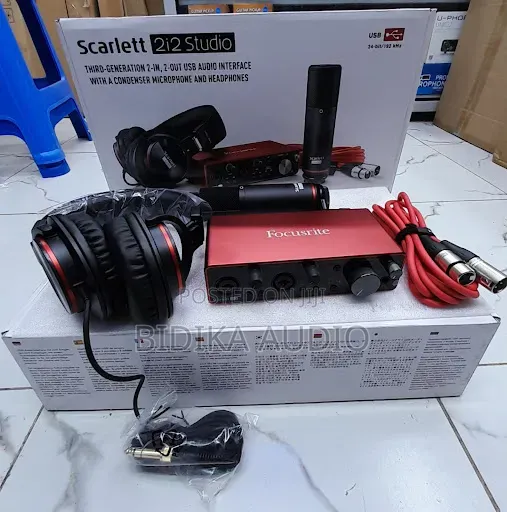 Focusrite Scarlett 2i2 Studio Bundle