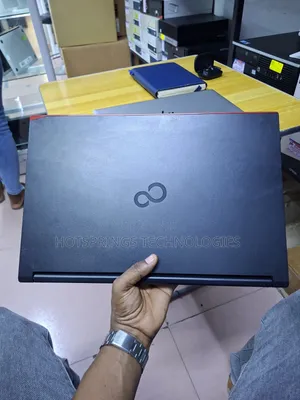 Laptop Fujitsu 8GB Intel Core i5 SSD 256GB