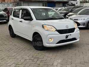 Toyota Passo 1.0 FWD 2018 White