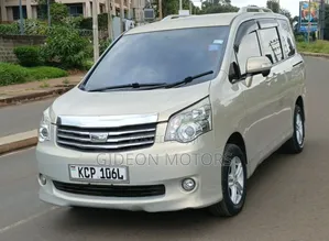 Toyota Noah 2011 Beige