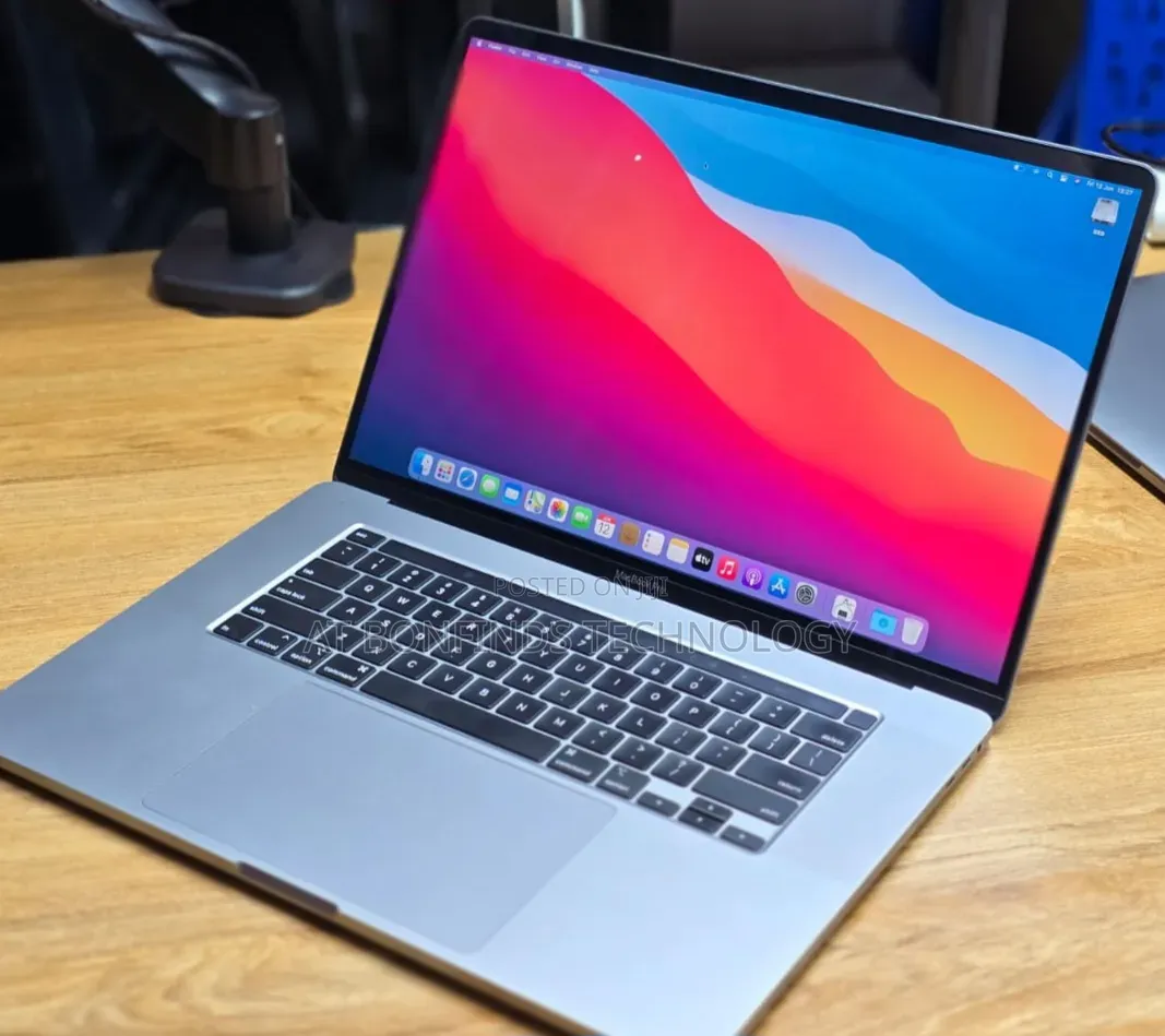 Laptop Apple MacBook Pro 16GB Intel Core i9 SSD 1T