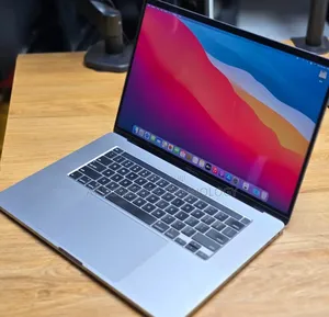 Laptop Apple MacBook Pro 16GB Intel Core i9 SSD 1T