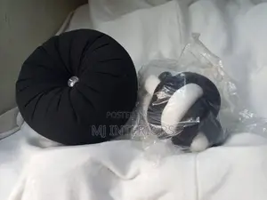 Beautiful Black Accent Knot Pillows to Upgrade Your Home Interior