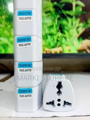 13a 250v Universal Travelling Adapter
