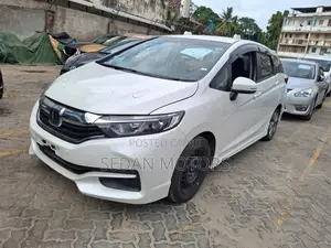 Honda Fit Shuttle 2020 White