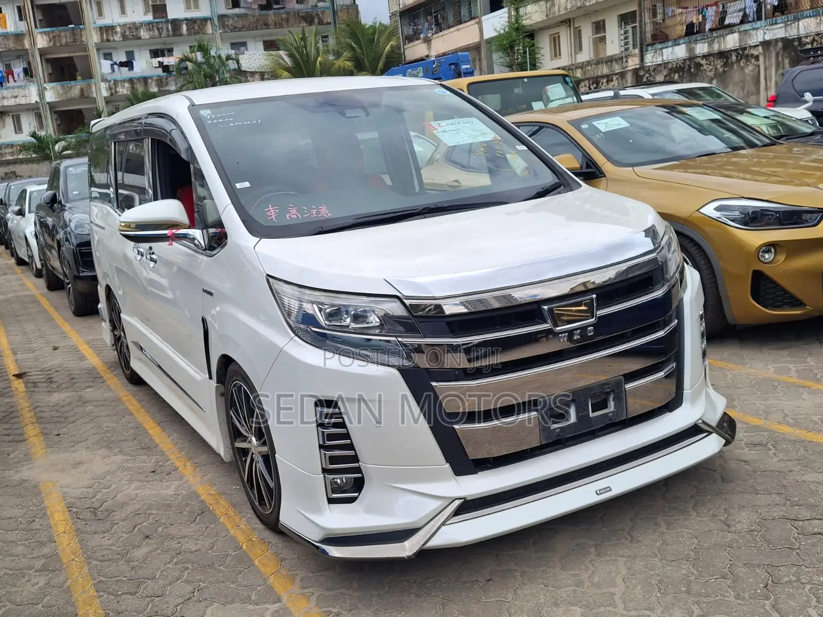 Toyota Noah 2019 Ivory
