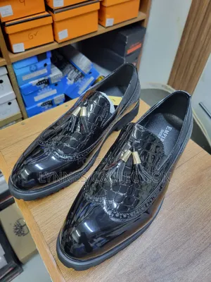 Wetlook Black Shoes, Designed for Those Who Appreciate Elegance