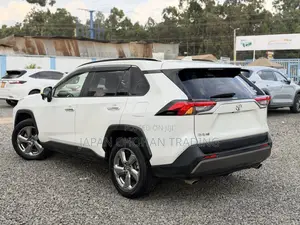 Toyota RAV4 2019 White