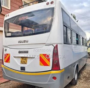 Isuzu NQR 2015 White