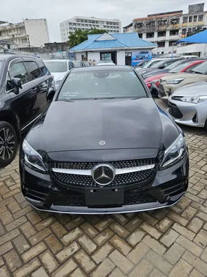 Mercedes-Benz C200 2019 Black