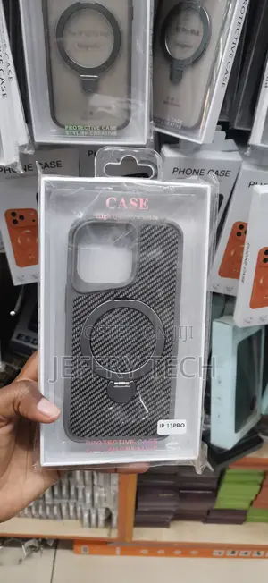 iPhone 13 Pro Carbon-Fiber Pattern, Integrated With a Magsafe Cover