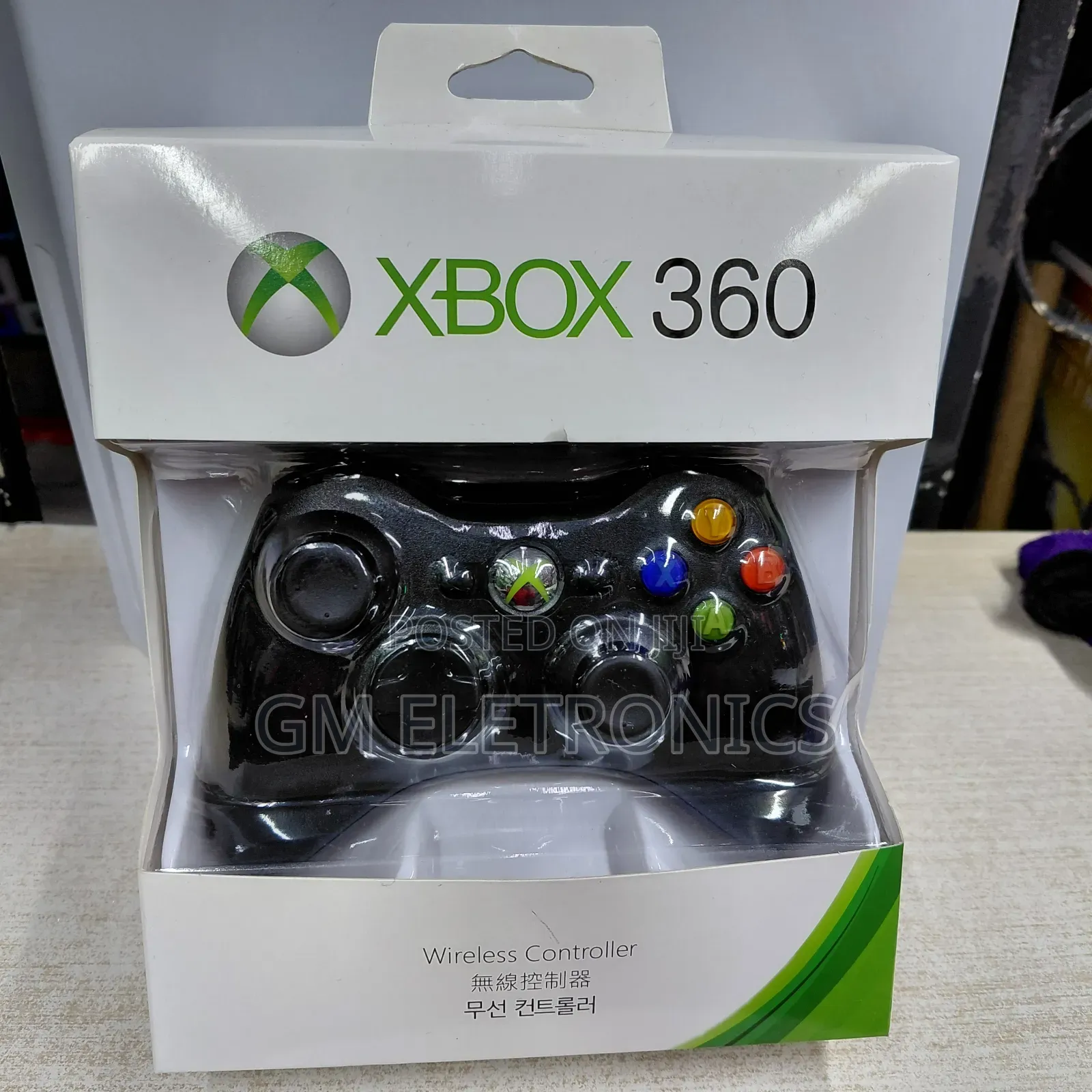 Xbox 360 Wireless Controller.