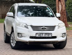 Toyota Vanguard 2012 White