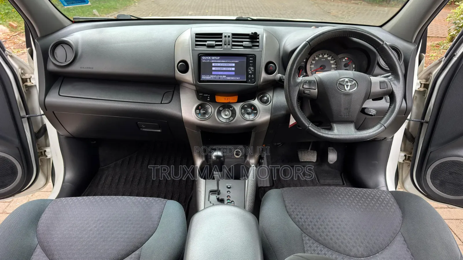 Toyota Vanguard 2012 White
