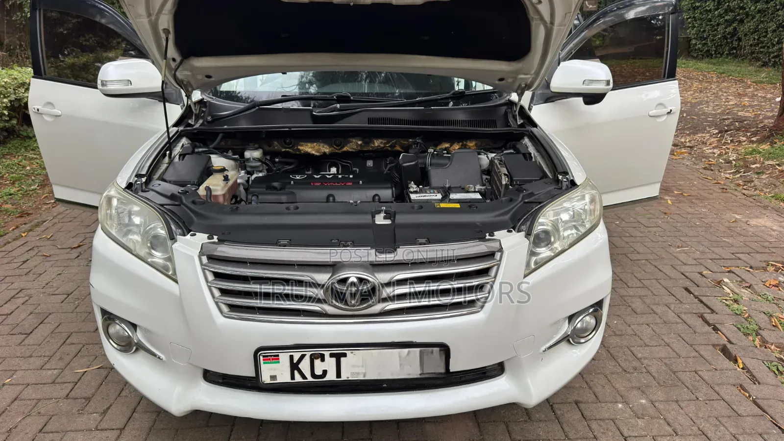 Toyota Vanguard 2012 White