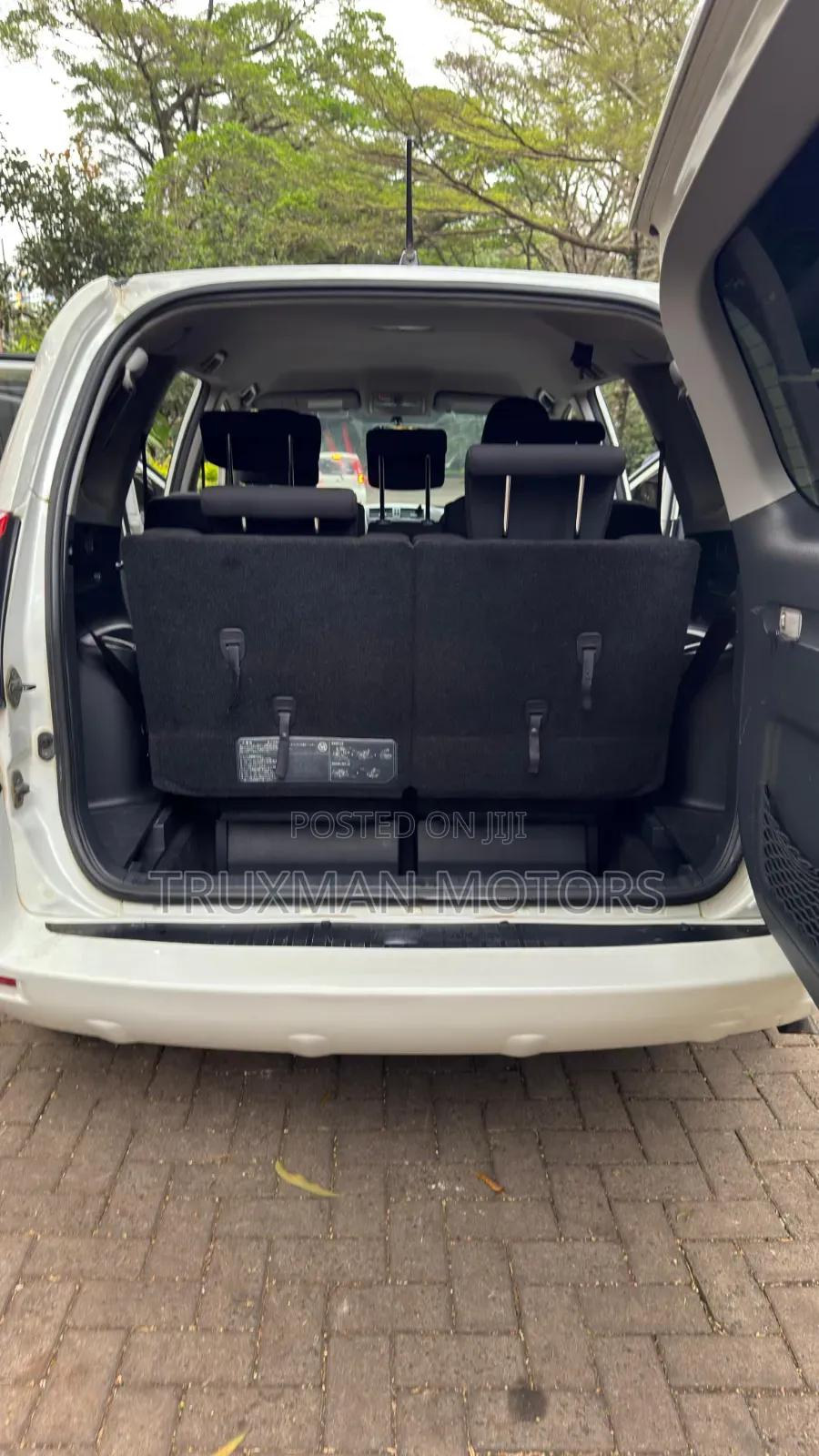 Toyota Vanguard 2012 White