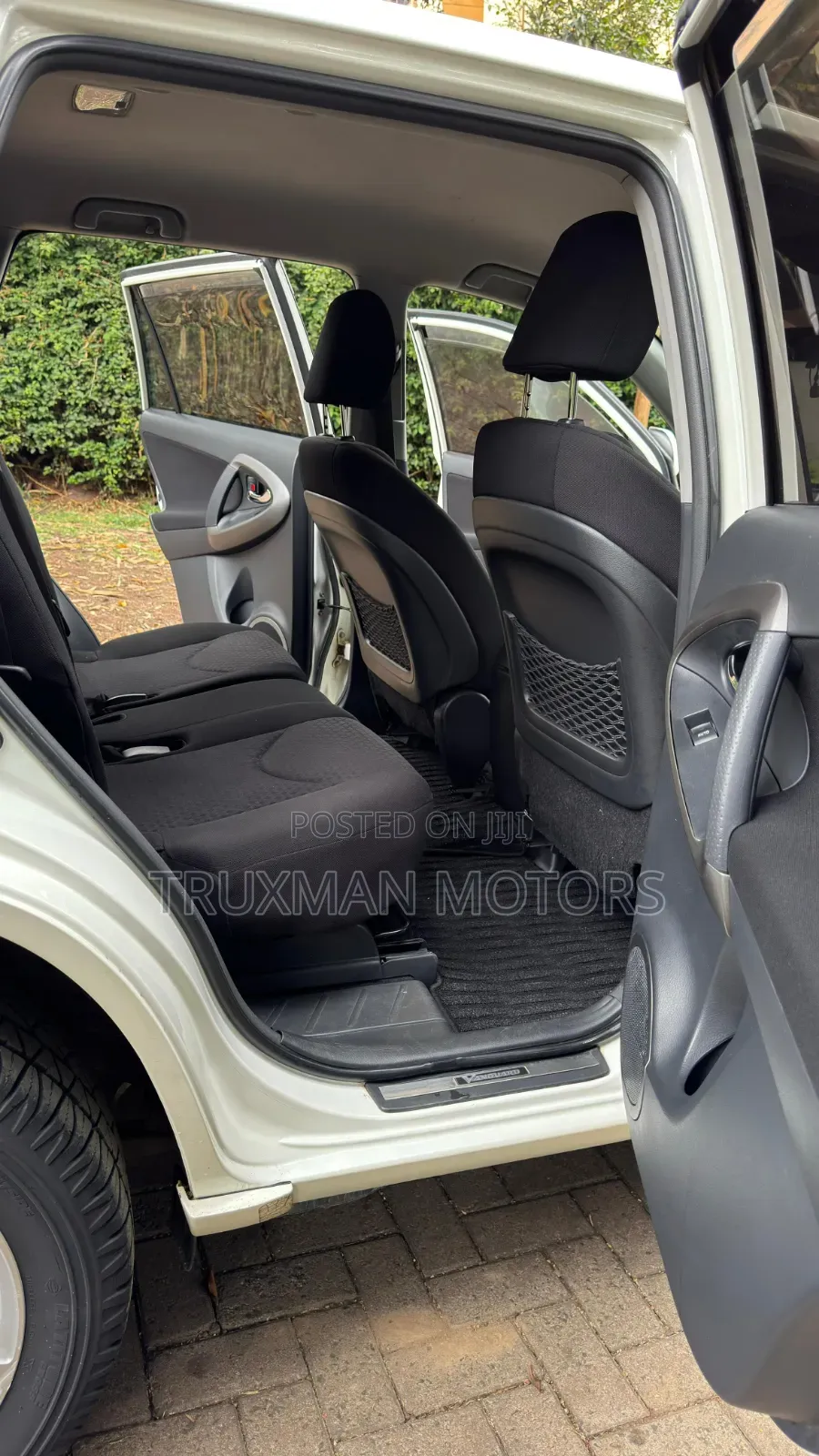 Toyota Vanguard 2012 White