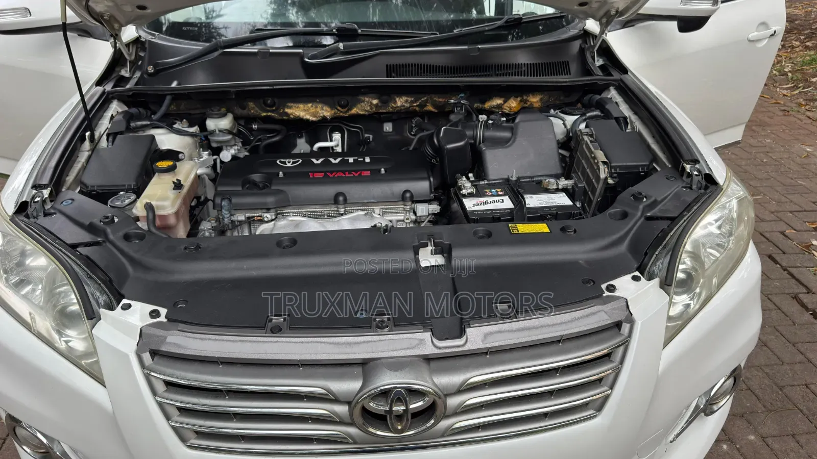 Toyota Vanguard 2012 White