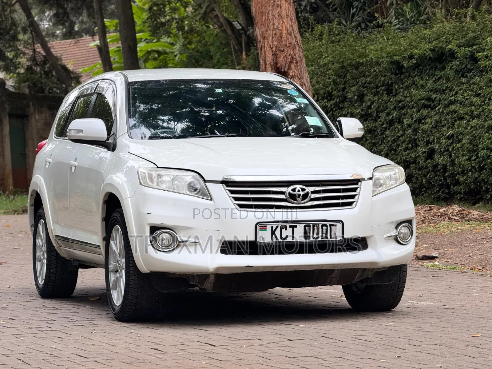 Toyota Vanguard 2012 White