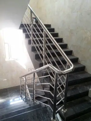 Stainless Steel Pipe Railing – Balcony Staircase