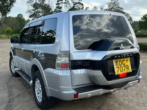 Mitsubishi Pajero 2015 Silver