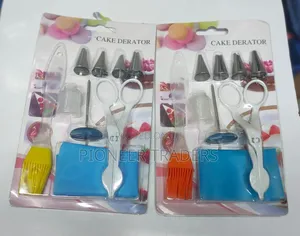 Cake Decorator