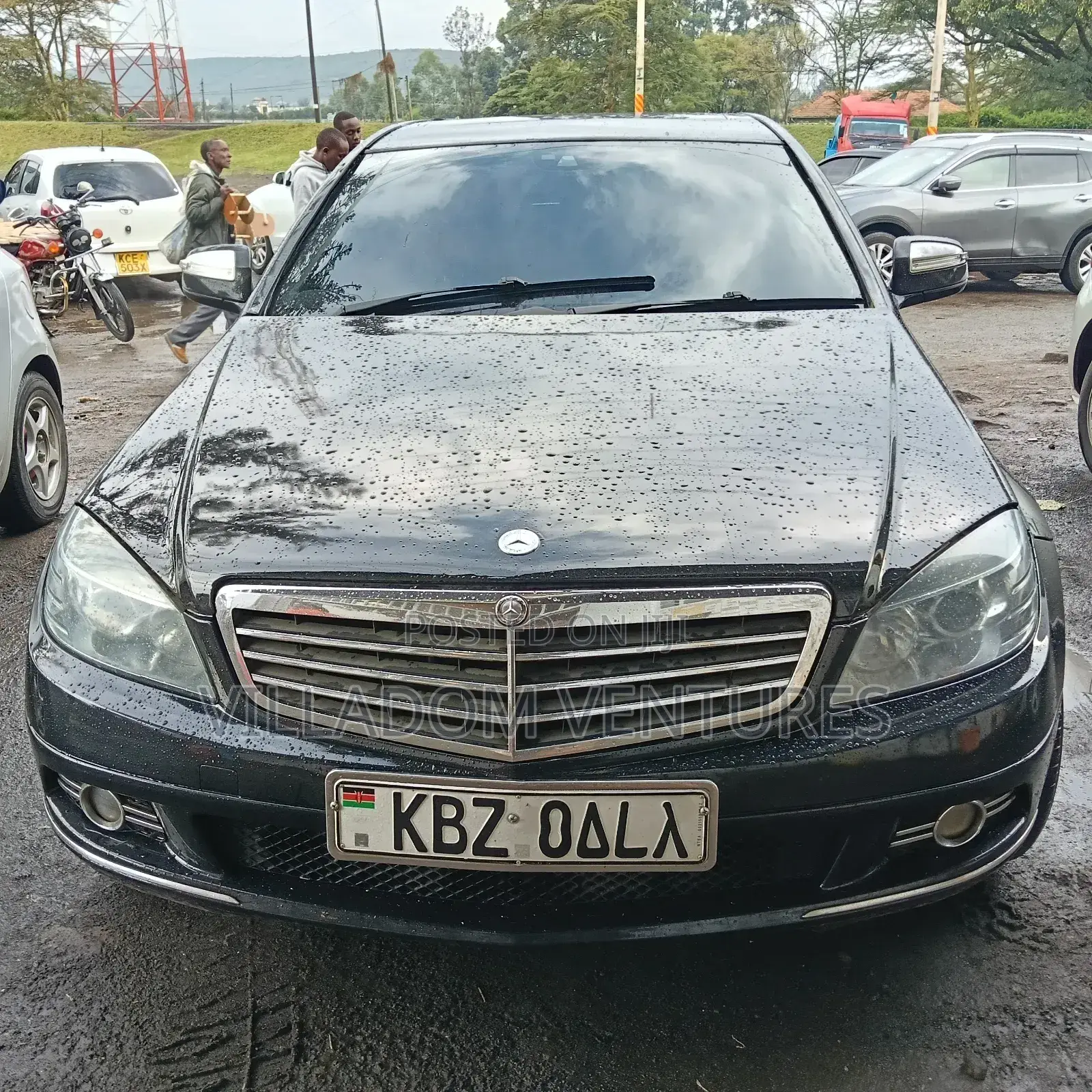 Mercedes-Benz C200 2012 Black