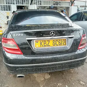 Mercedes-Benz C200 2012 Black