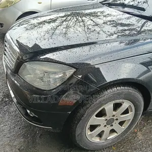 Mercedes-Benz C200 2012 Black