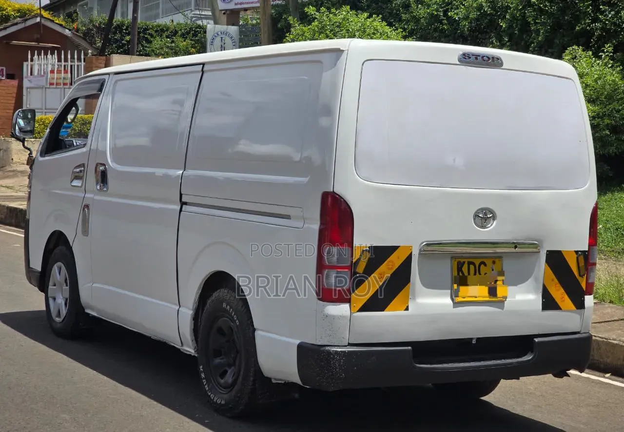 Toyota HiAce 2014 White