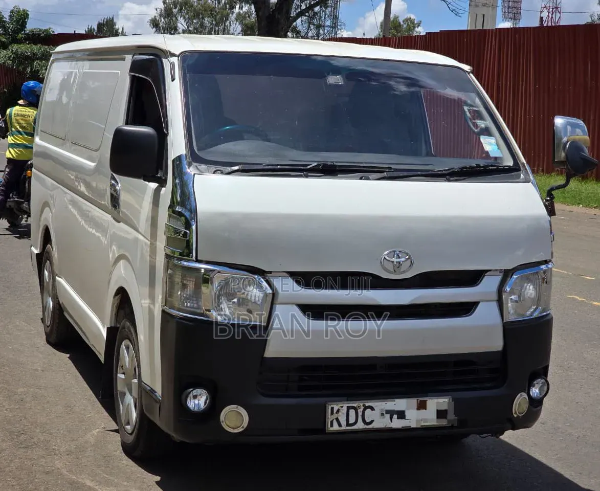 Toyota HiAce 2014 White