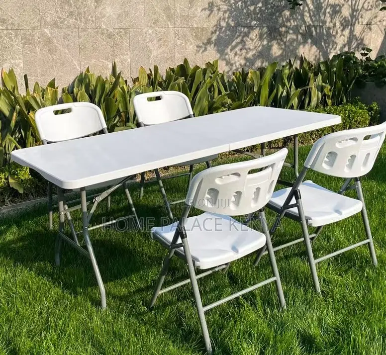 Party Table: Rectangular Foldable Plastic Event Table