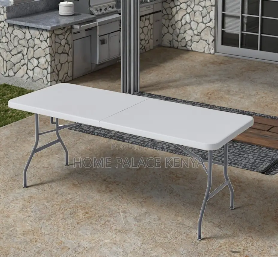 Party Table: Rectangular Foldable Plastic Event Table