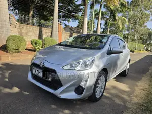 Toyota Aqua 2015 Silver
