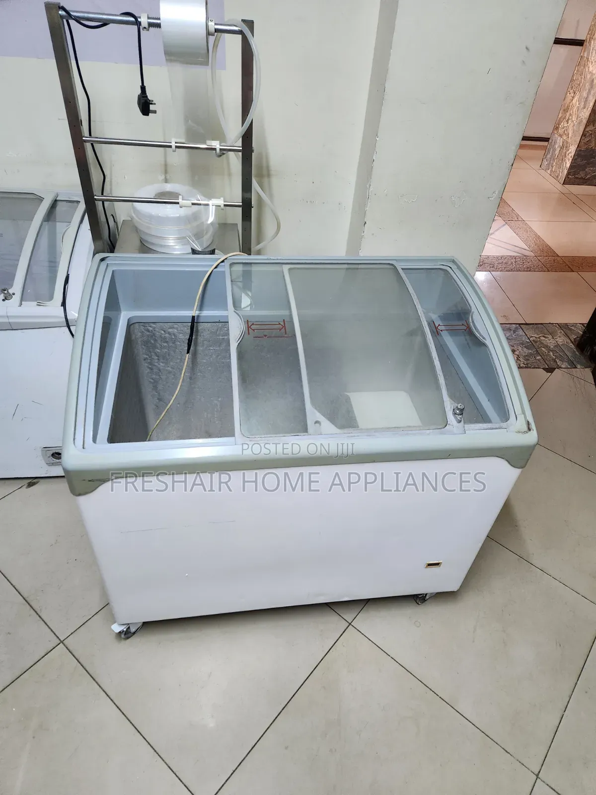 Medium Deep Freezer Display