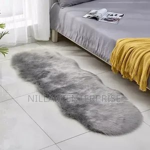 Fluffy Bedside Mat*