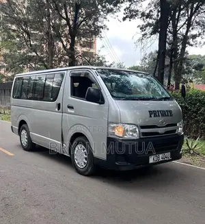 Toyota HiAce 2014 Silver